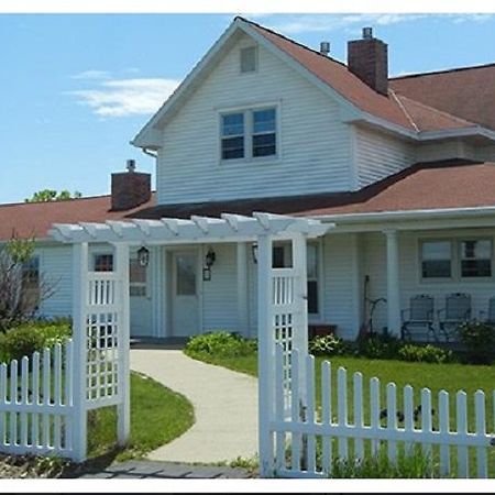 The Feathered Star Bed And Breakfast Carlsville Exterior photo